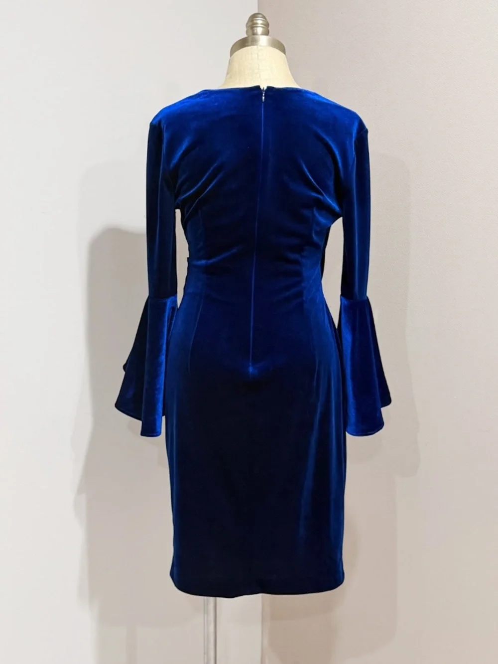 Calvin Klein Women's Sapphire Blue Flare-Sleeve Velvet Sheath Dress Size 4